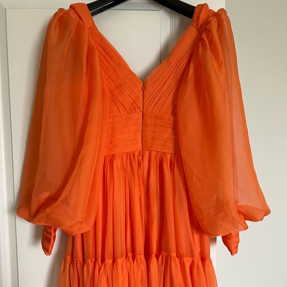 Gown dress Perfect for photo shoot 🧡 - Picture 11 of 16